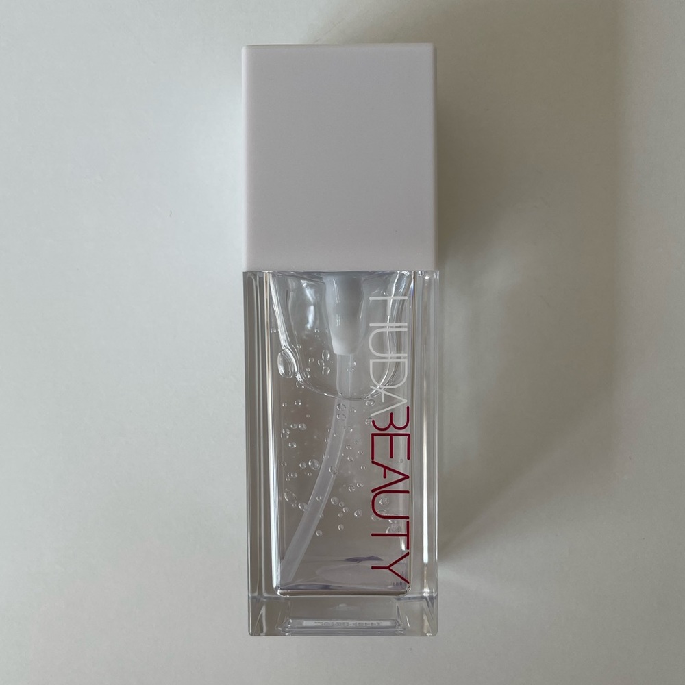 Huda Beauty water jelly hydrating face primer